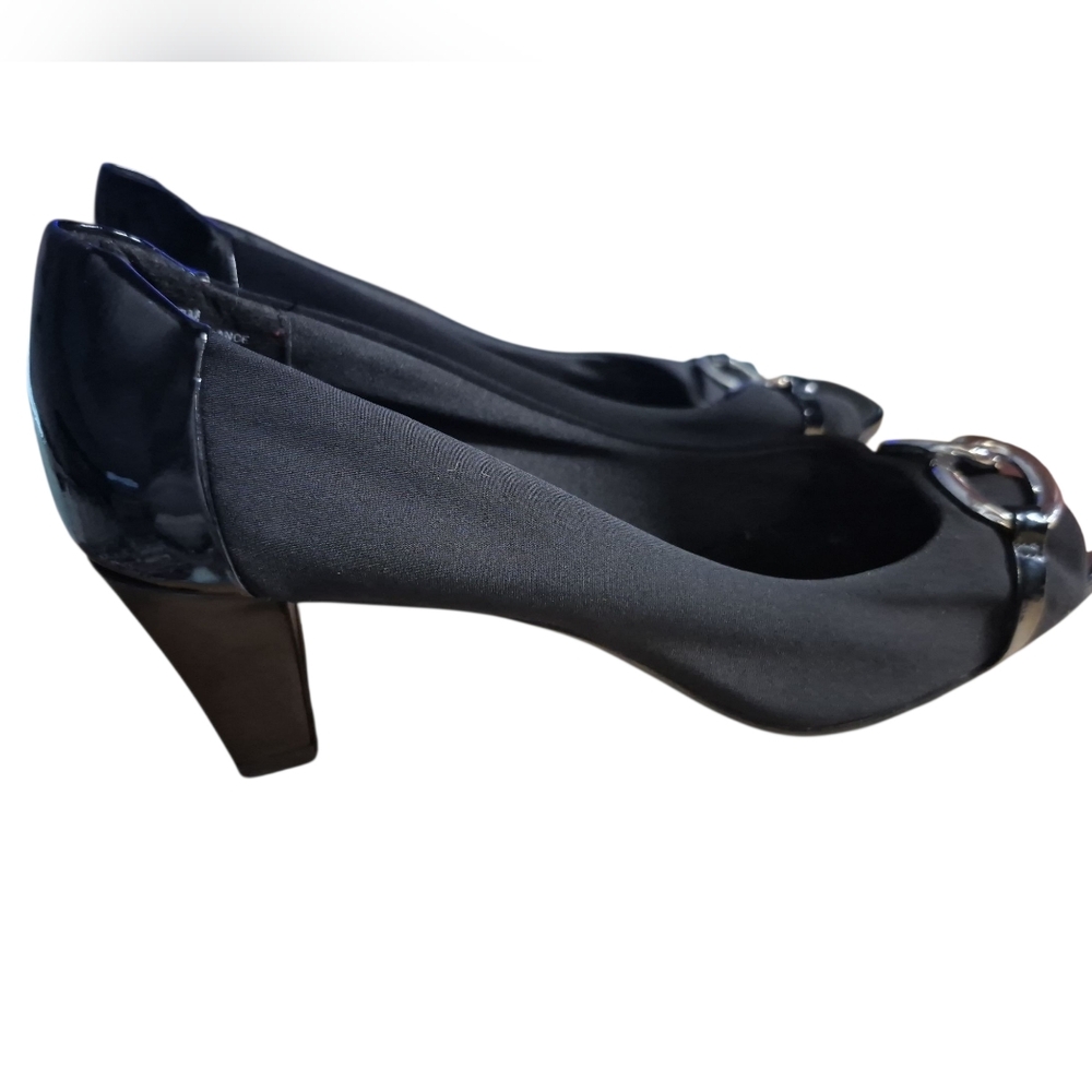 Chic Black Size 8M Hannah Jefferson Heels: Silver-Tone Rings & Patent Accents